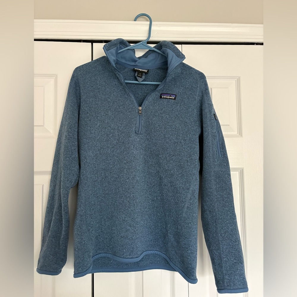 Patagonia women’s Light Blue Half-Zip Fleece Pullover